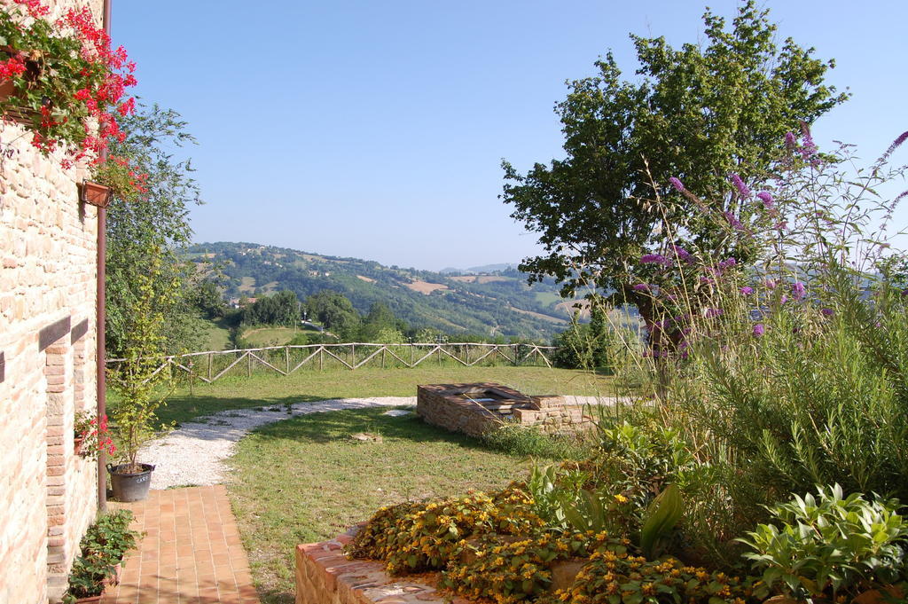 Agriturismo Spa Serpanera Sarnano Kültér fotó